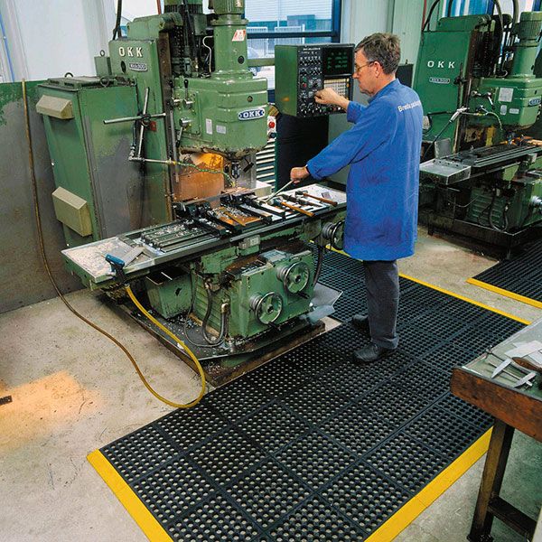 High Visibility Rubber Link Mats with Drainage Holes for Pool & Wet Areas - Image 16